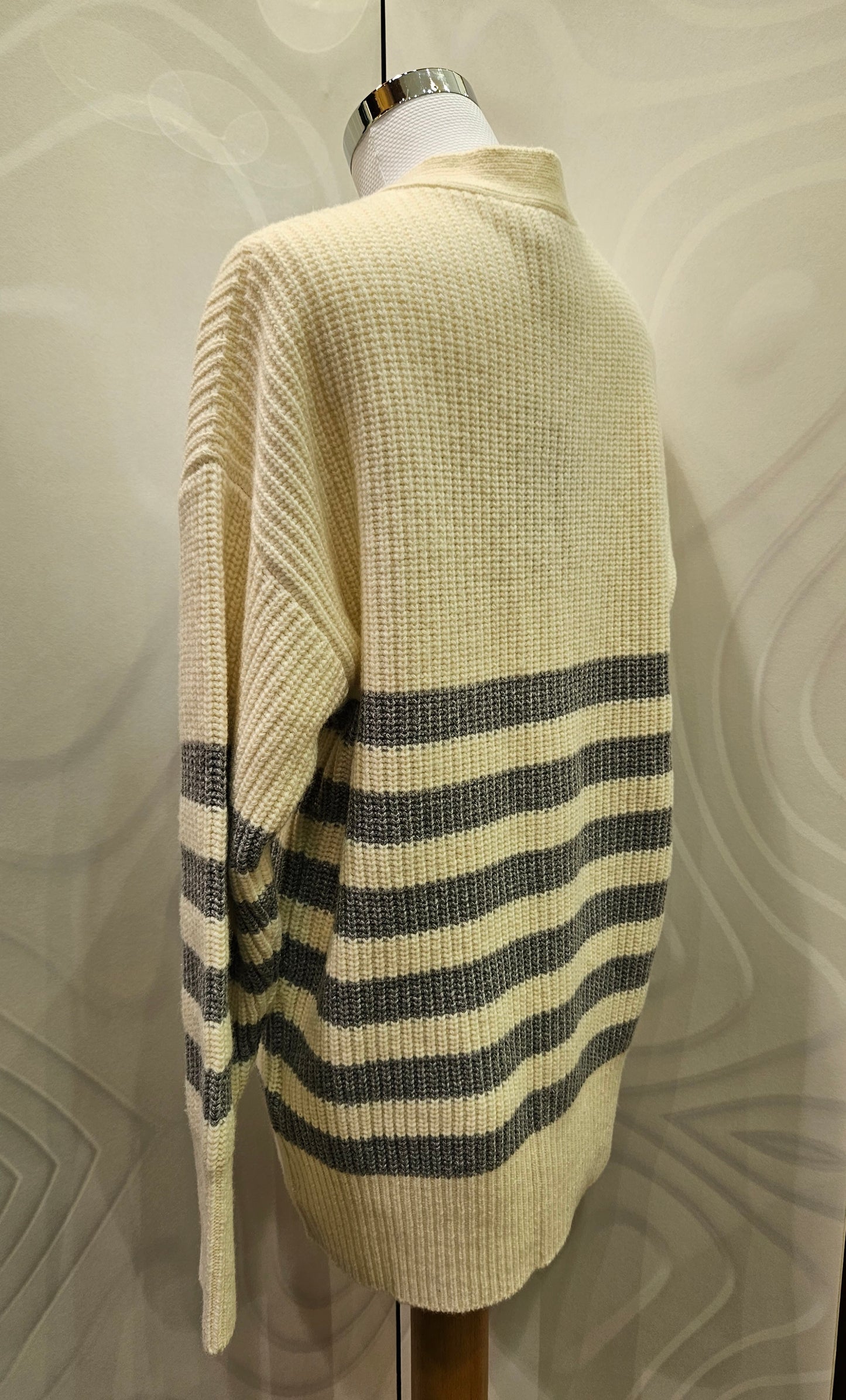 Cardigan Ermanno Firenze a righe panna e grigio lana ricamata