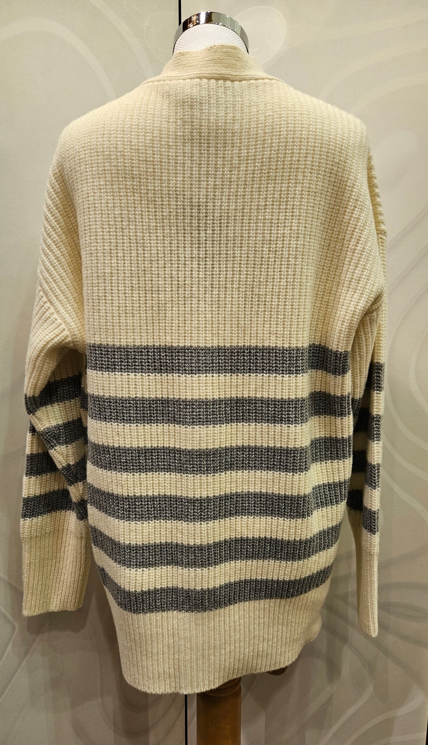 Cardigan Ermanno Firenze a righe panna e grigio lana ricamata