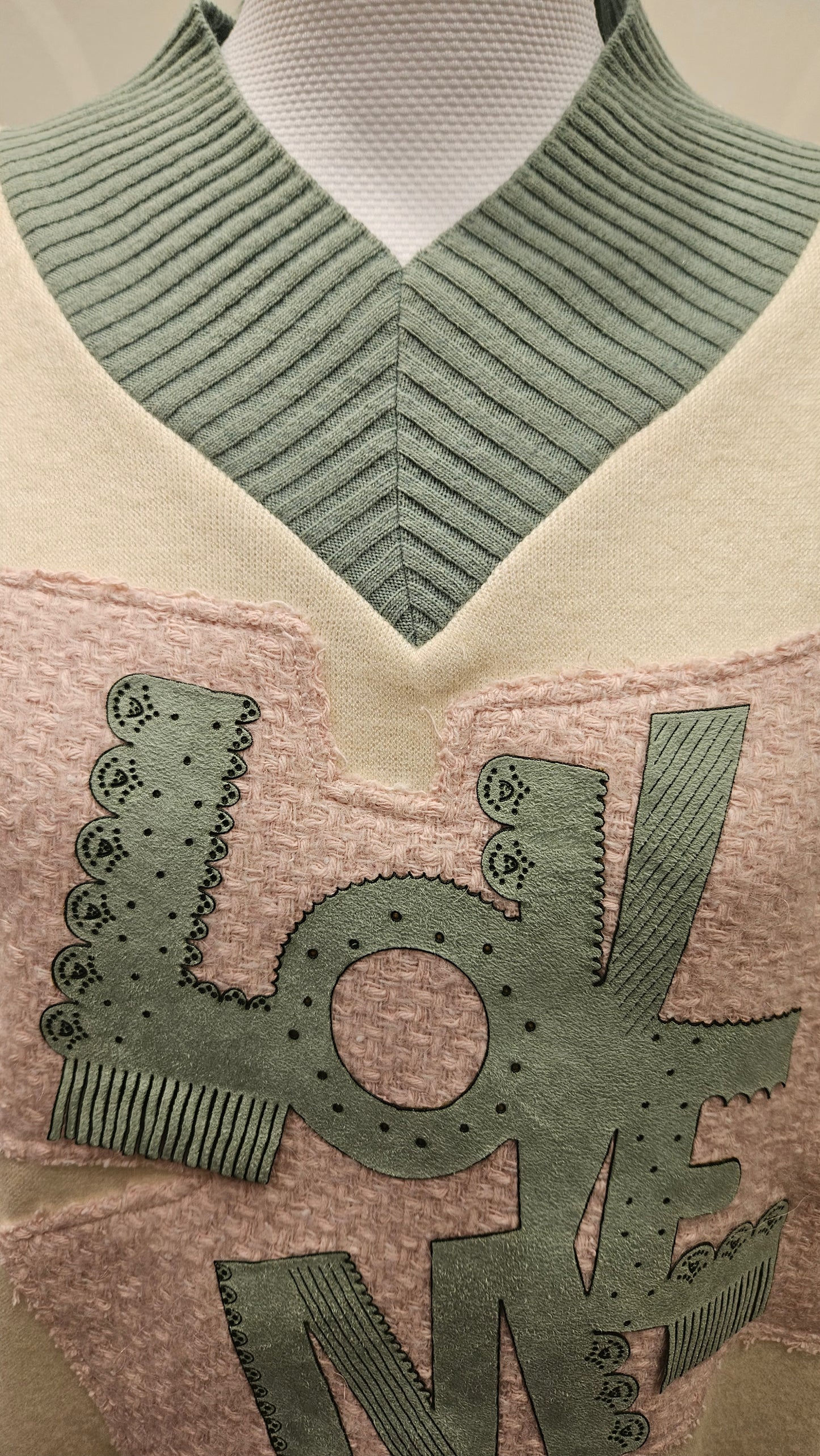 Maglia a V panna Love