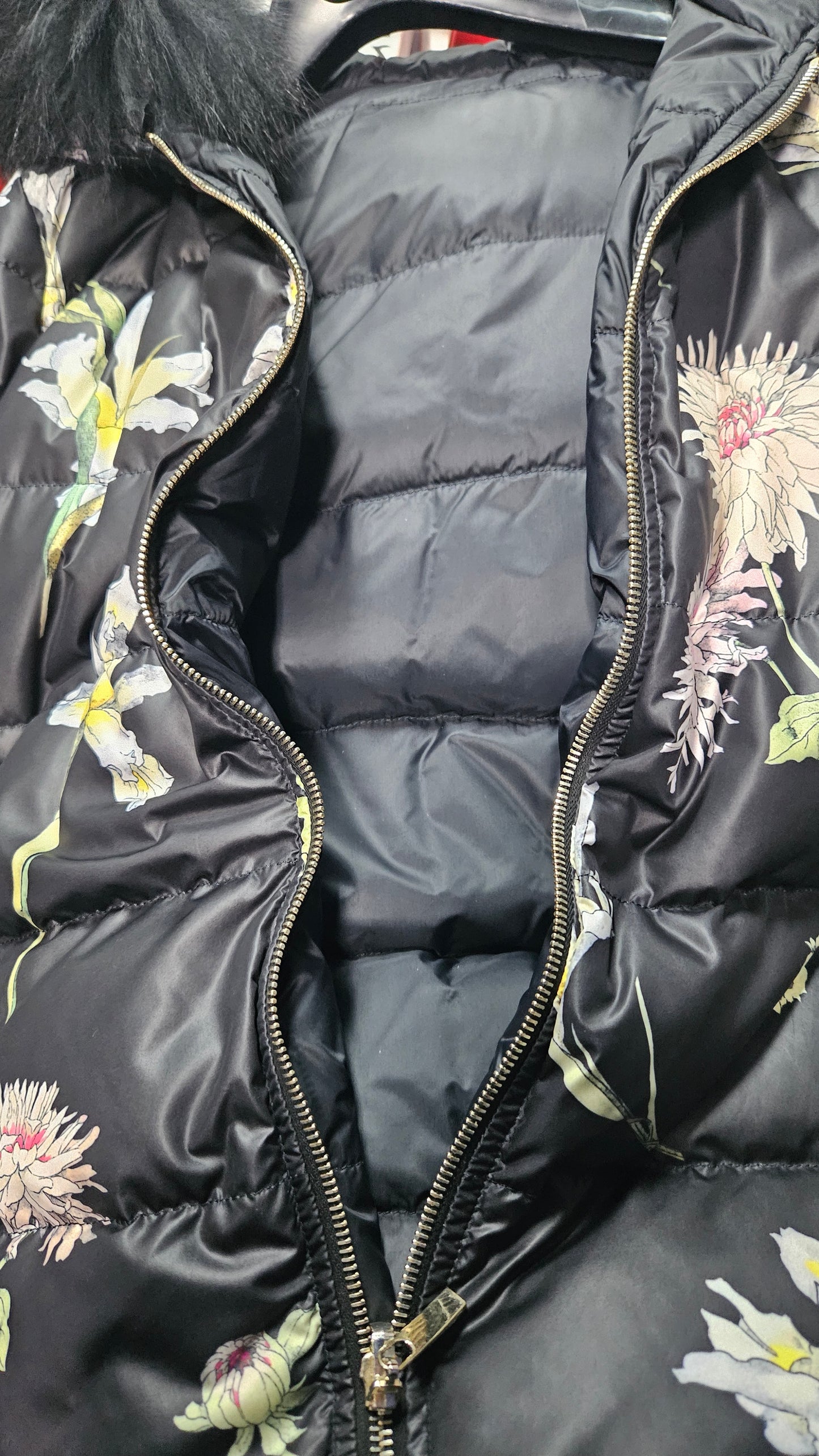 Piumino nero piuma d'oca Blumarine reversibile fiorato