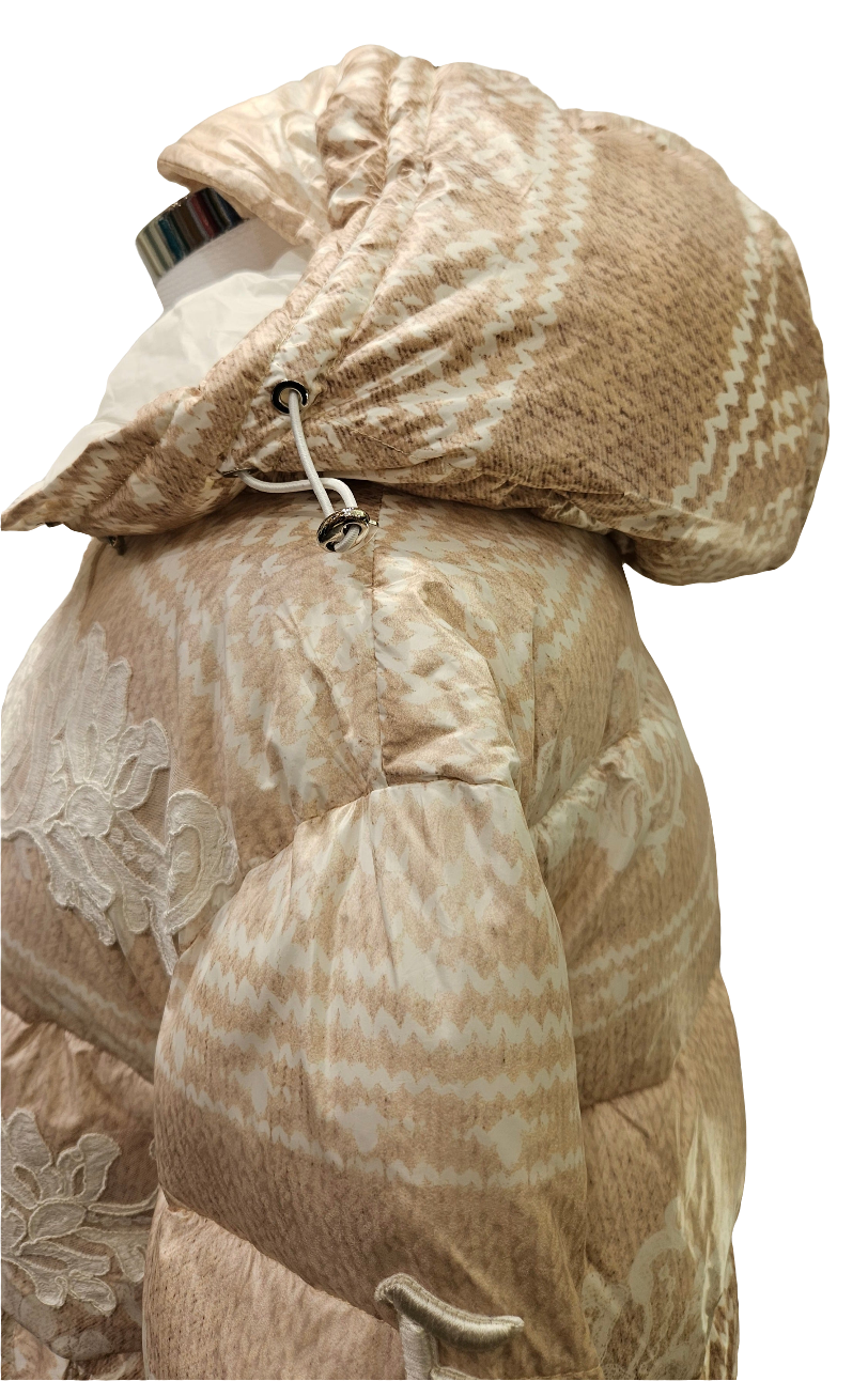 Piumino corto di Ermanno Firenze by Scervino con pizzo e cappuccio