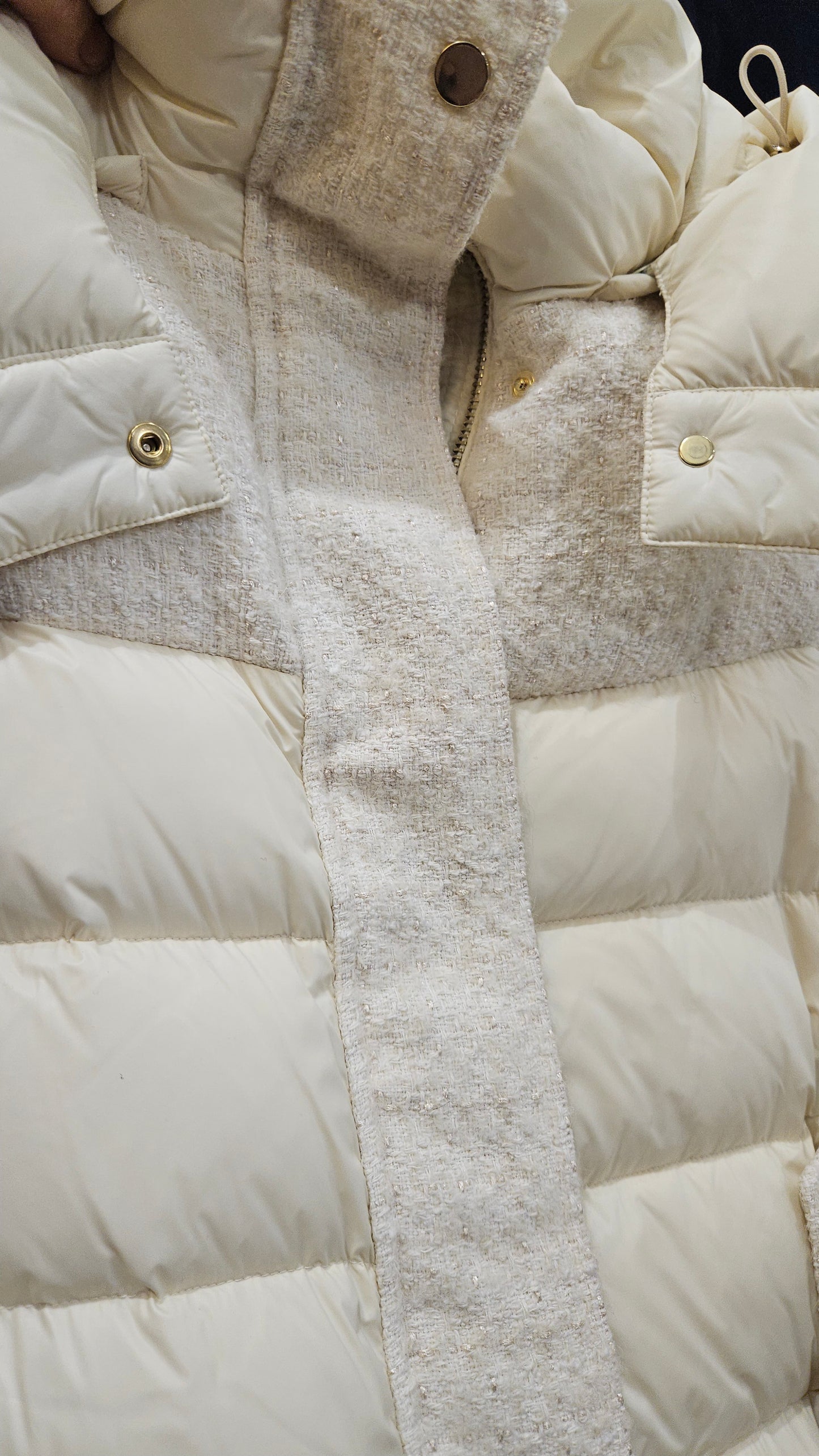 Piumino d'oca Violanti panna in tessuto con cappuccio