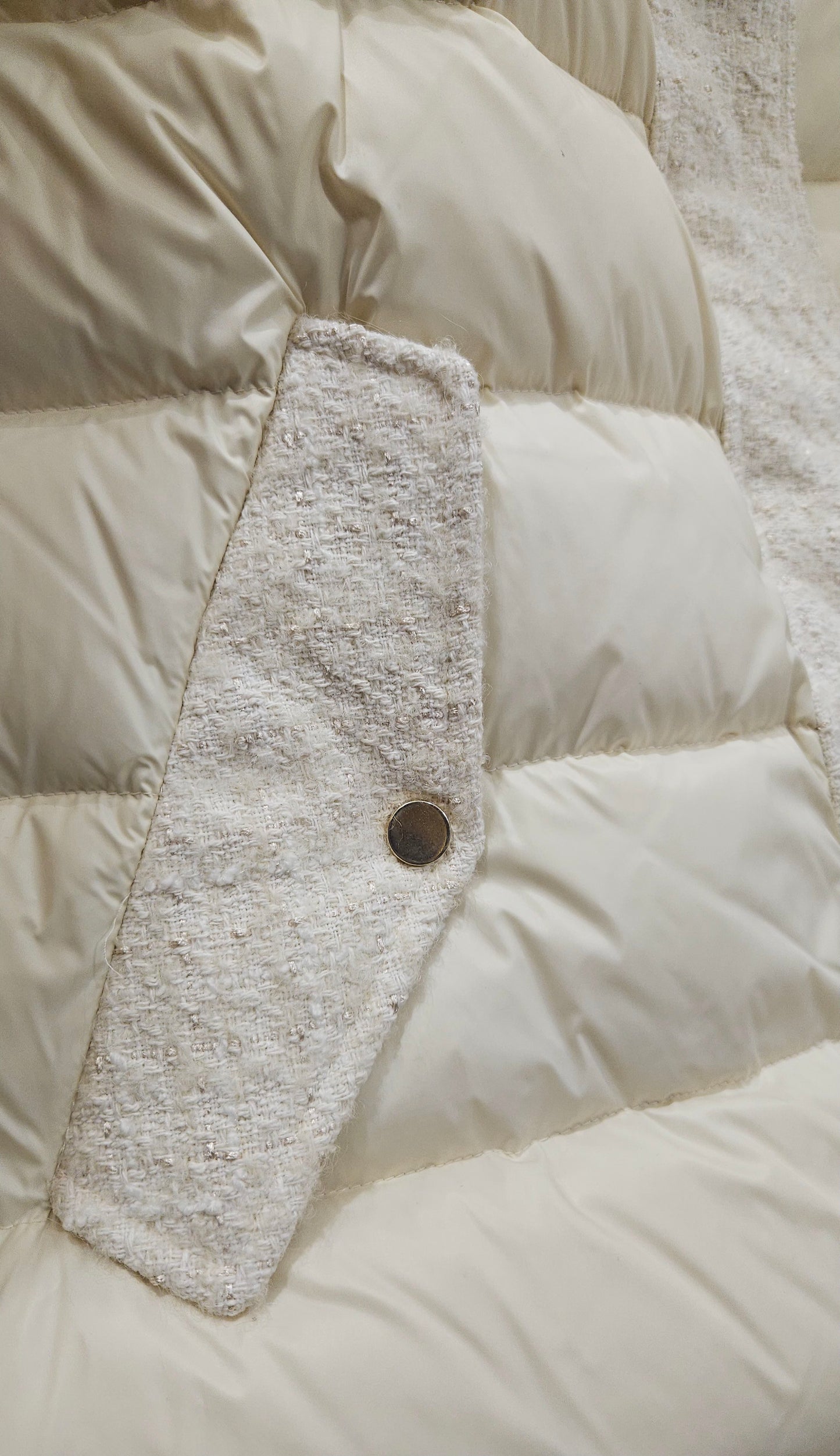 Piumino d'oca Violanti panna in tessuto con cappuccio